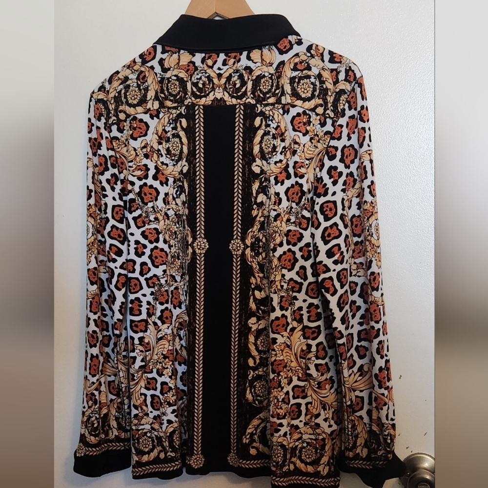 Chic Women's Button Down Shirt with Leopard and Gold Design - Picture 5 of 5